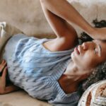 ‘Ik lees alle berichten op de telefoon van mijn vriend’